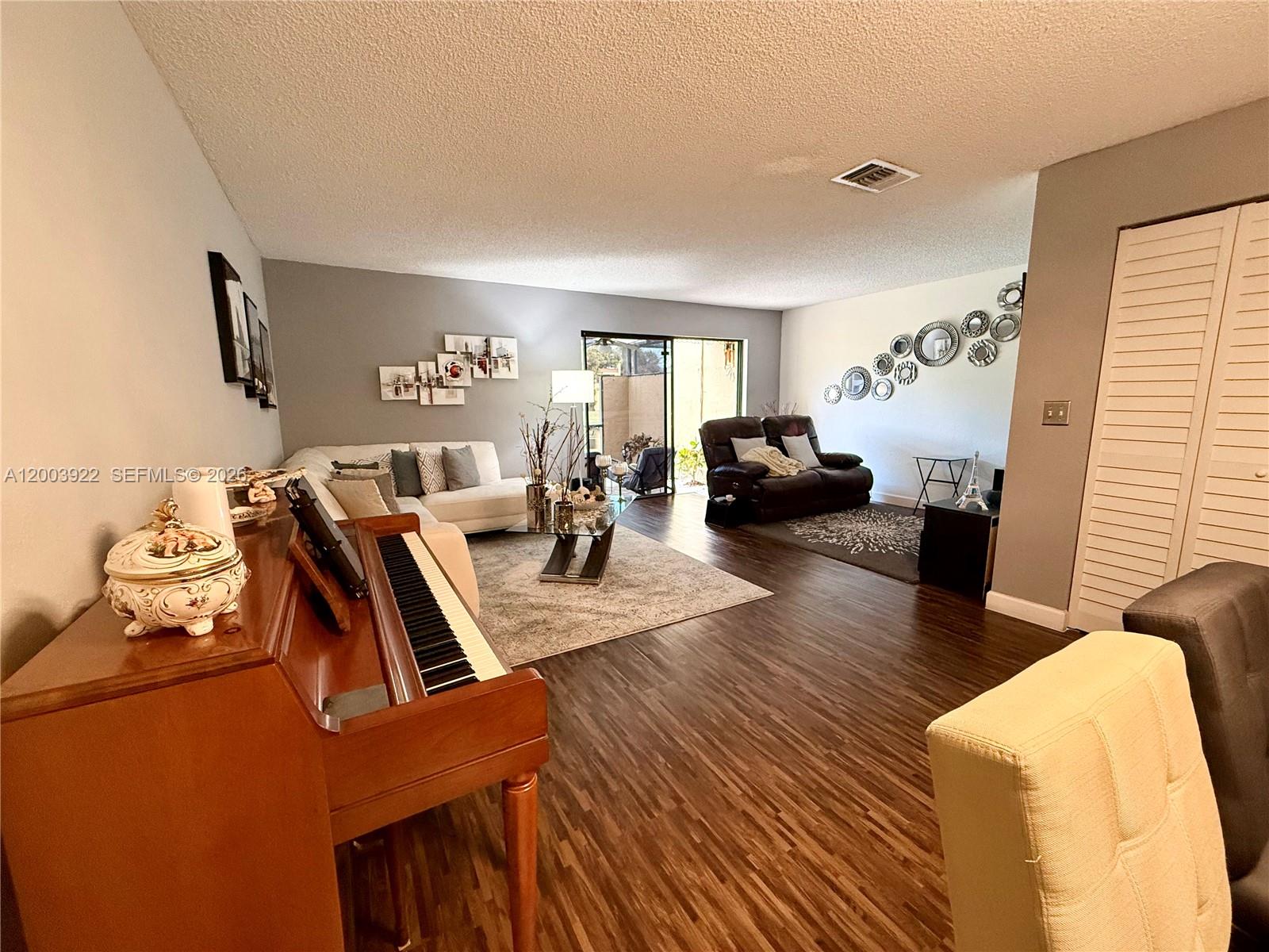 WESTVIEW CONDOMINIUM 4 - Residential