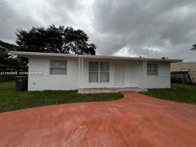 Excellent investment property in Fort Lauderdale featuring 3 bedrooms and 2 bathrooms. The home is currently tenant-occupied with a lease in place until January 2027, providing immediate and stable rental income for investors.
Well-maintained property with a functional layout, located in a desirable area with strong rental demand. Ideal for buyers seeking a turnkey income-producing property in the South Florida market.
Great opportunity to secure a long-term rental asset in Fort Lauderdale.