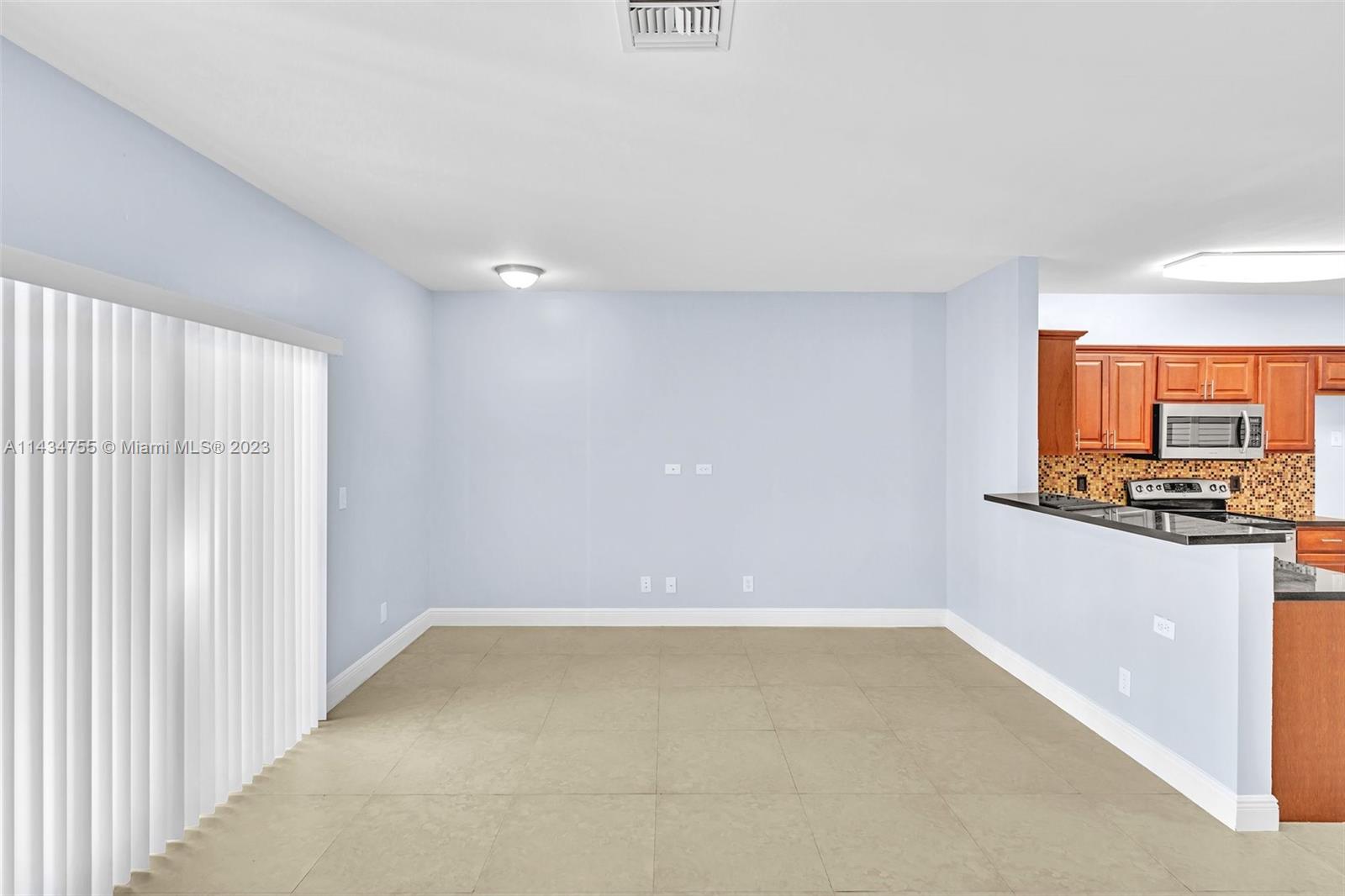 EMERALD COURTS - OPAL CRE - Residential