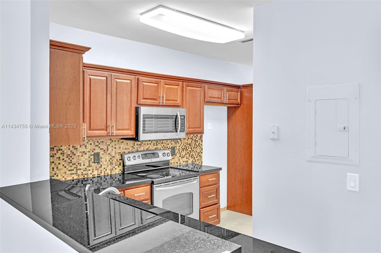 EMERALD COURTS - OPAL CRE - Residential