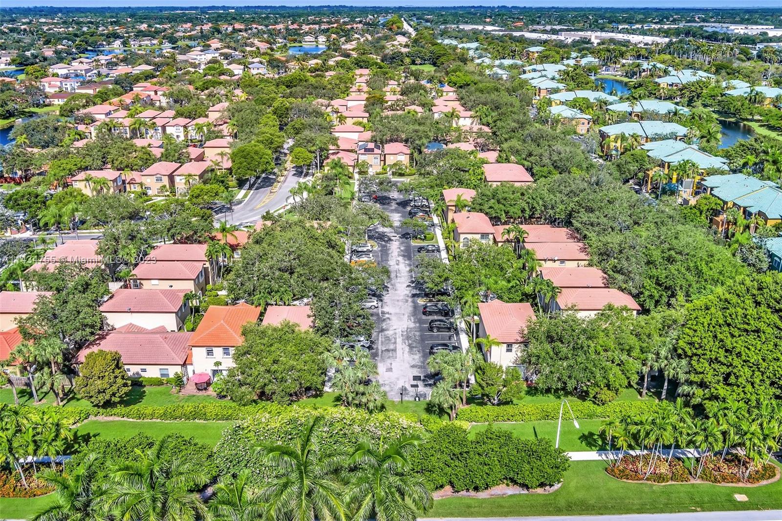 EMERALD COURTS - OPAL CRE - Residential