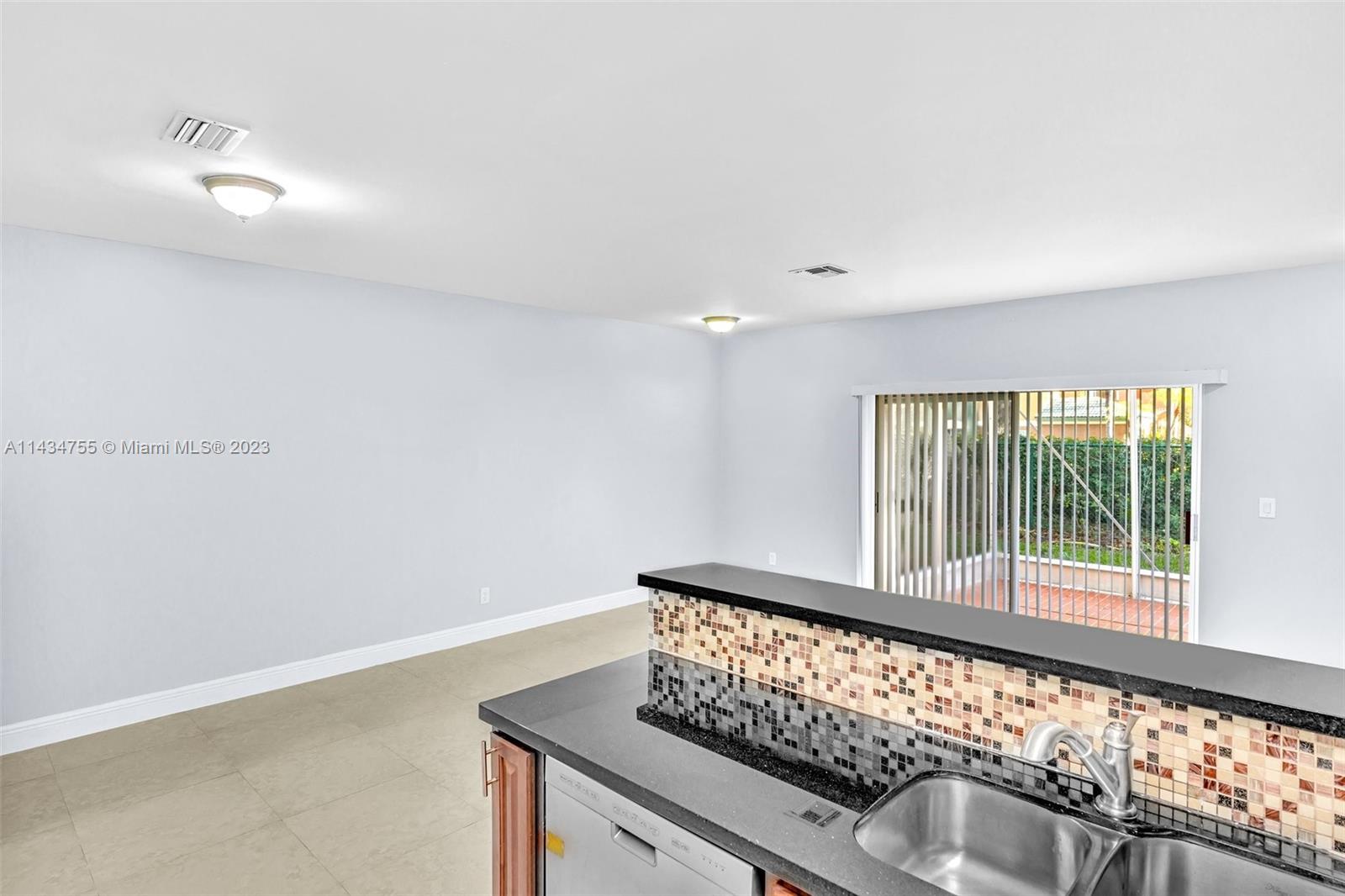 EMERALD COURTS - OPAL CRE - Residential
