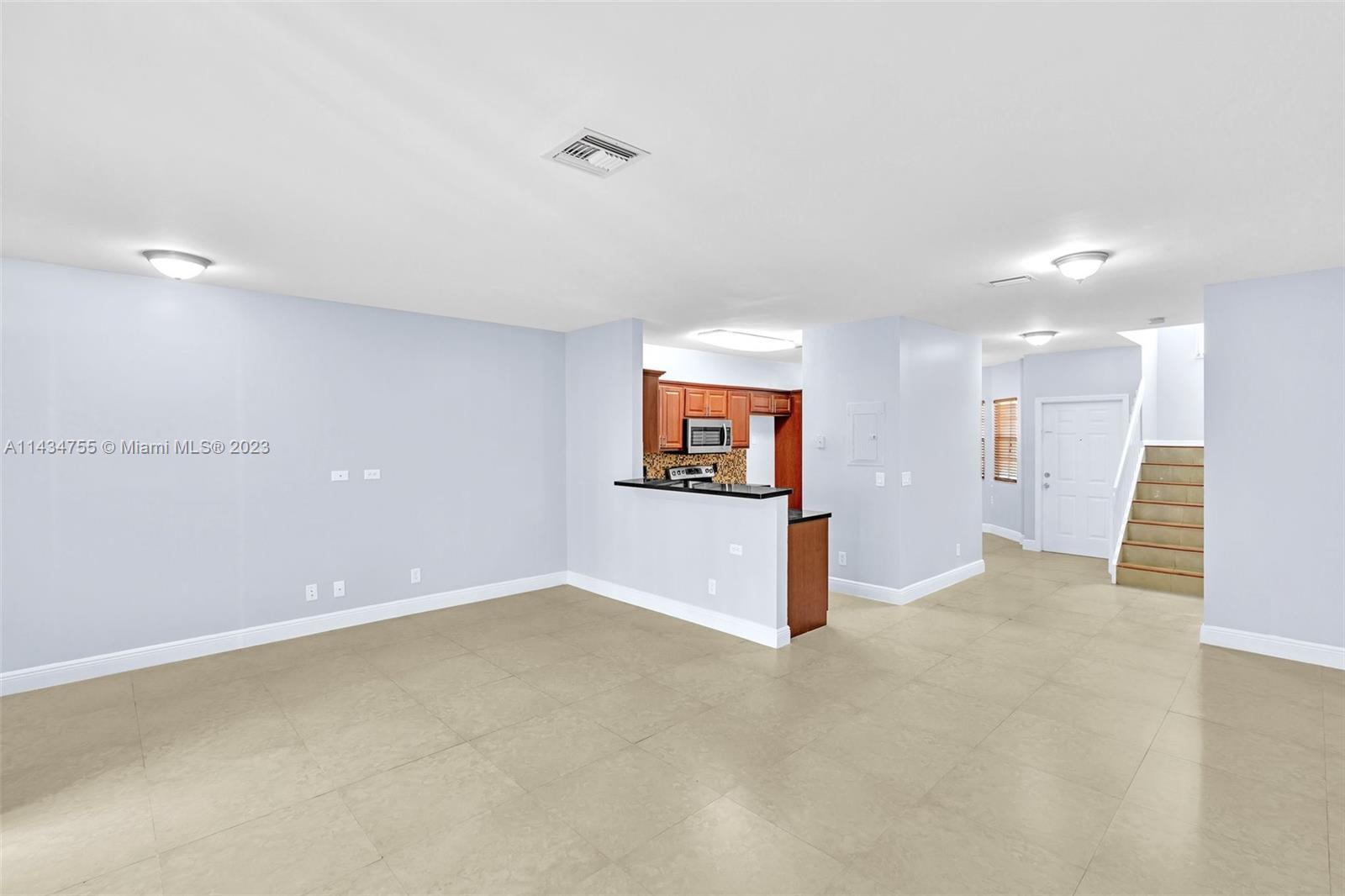 EMERALD COURTS - OPAL CRE - Residential