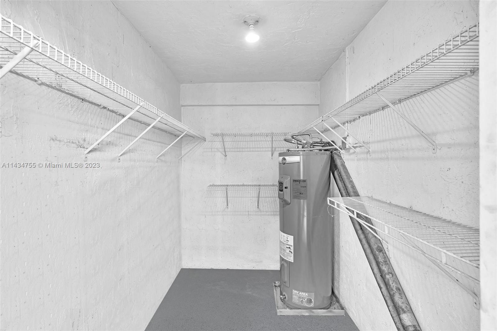 EMERALD COURTS - OPAL CRE - Residential