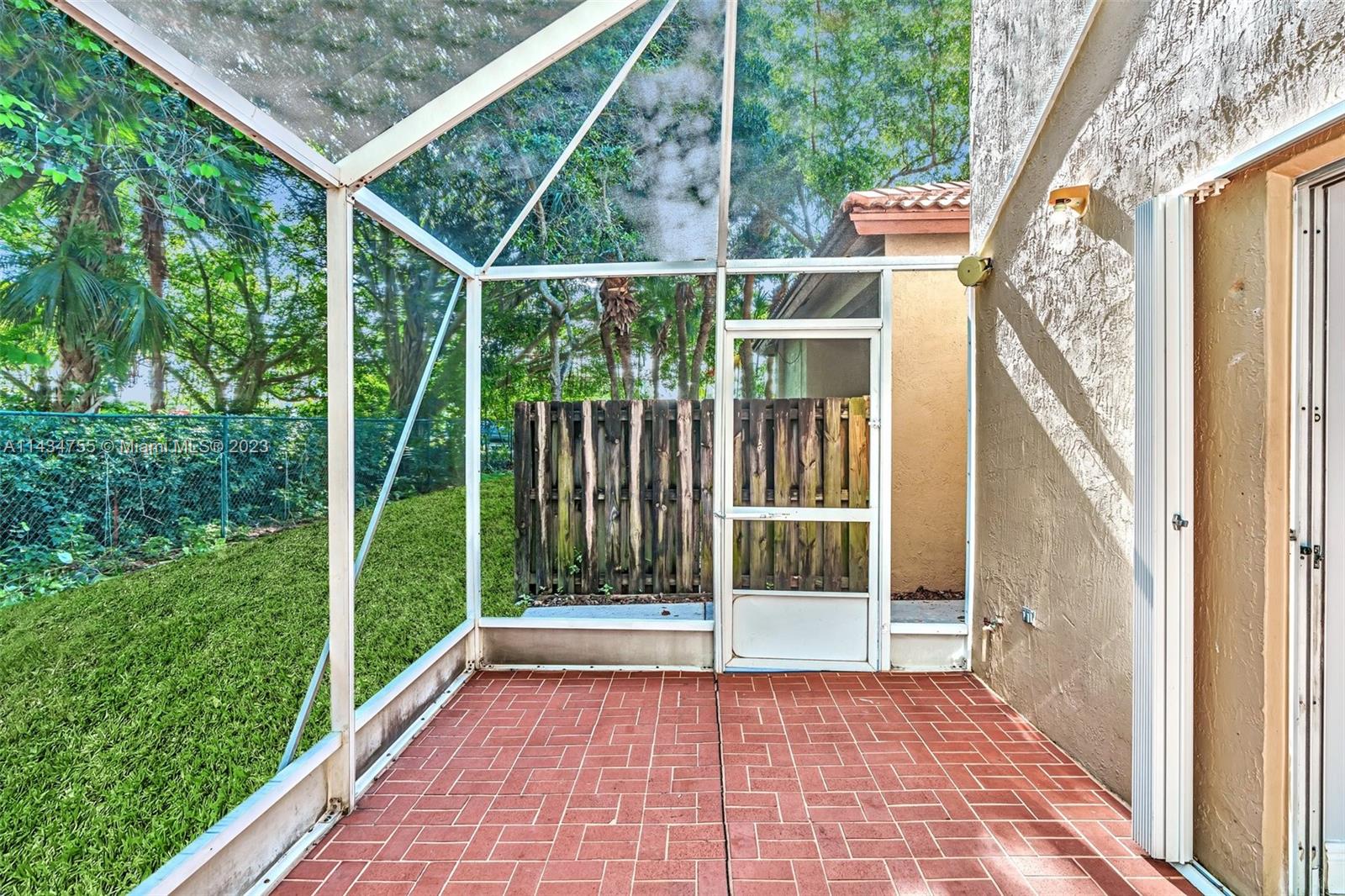 EMERALD COURTS - OPAL CRE - Residential