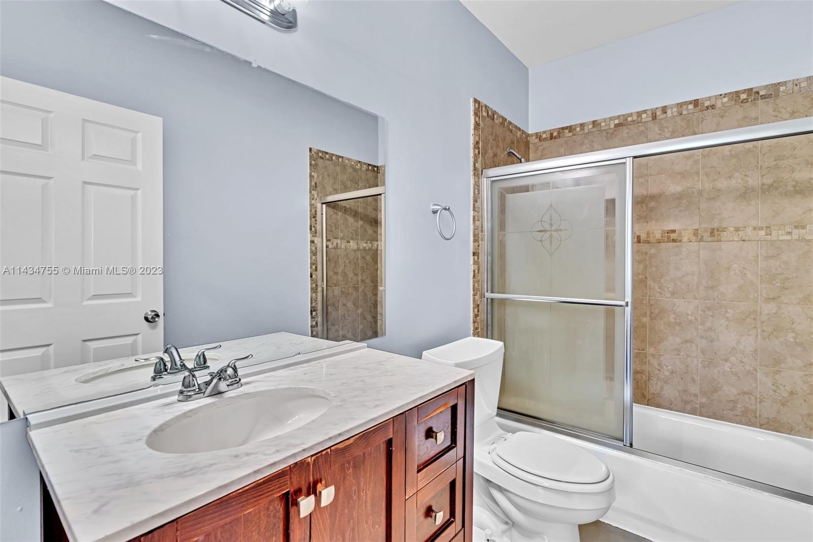 EMERALD COURTS - OPAL CRE - Residential