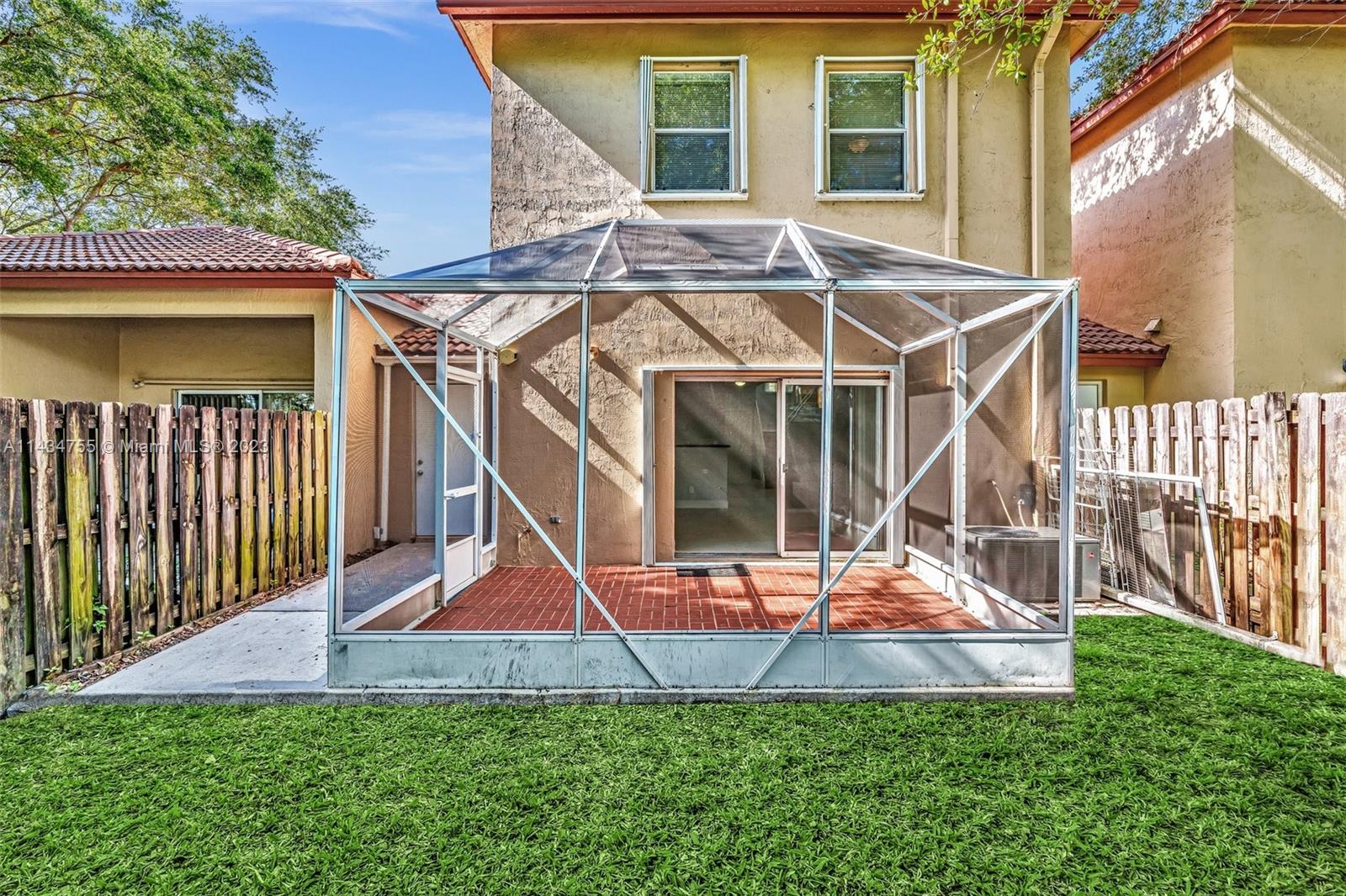 EMERALD COURTS - OPAL CRE - Residential
