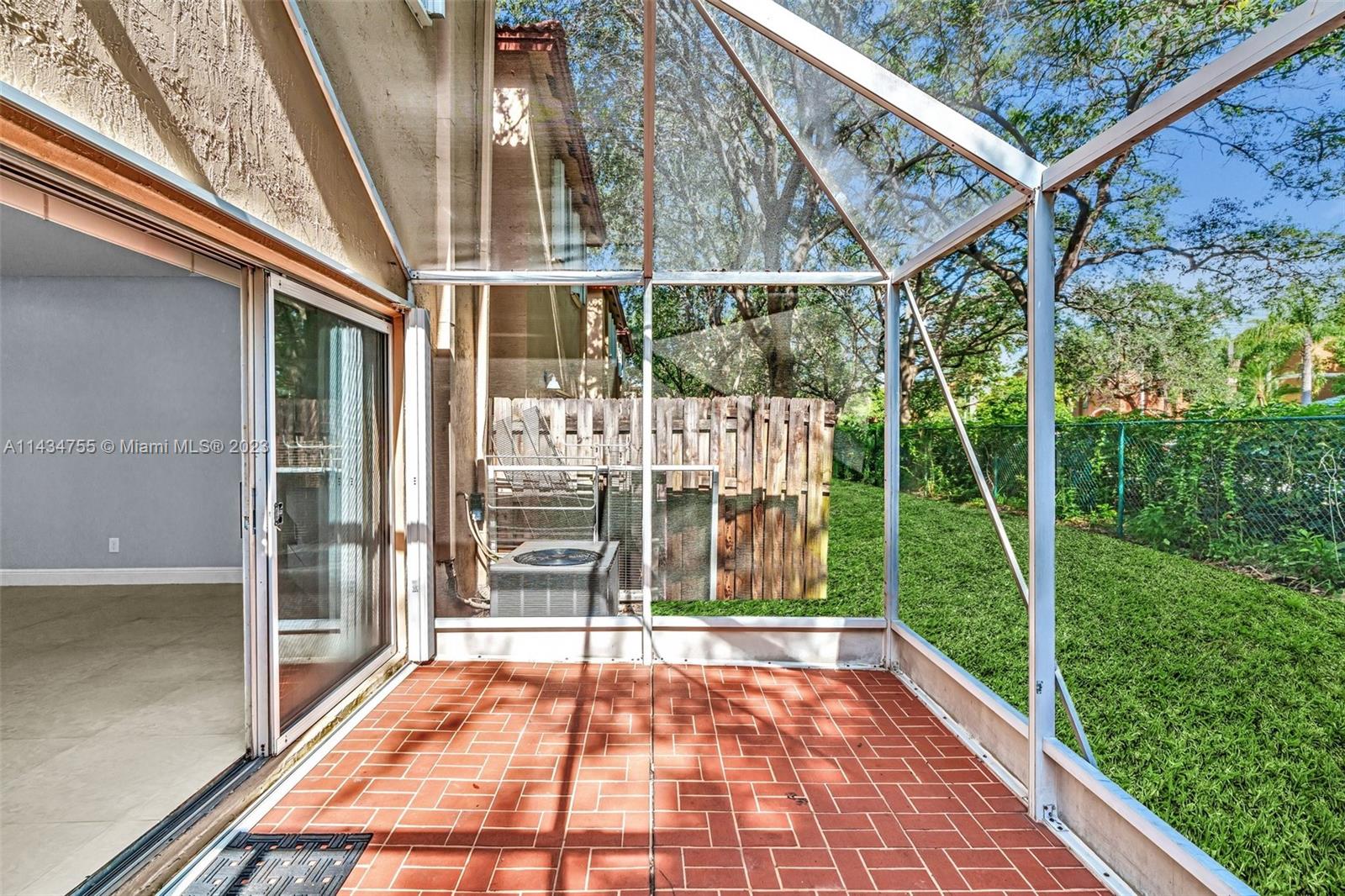 EMERALD COURTS - OPAL CRE - Residential