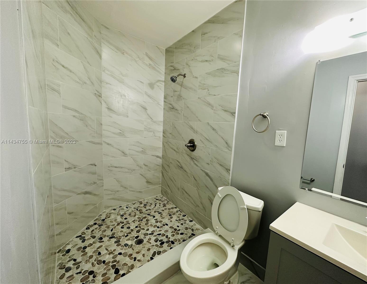 EMERALD COURTS - OPAL CRE - Residential