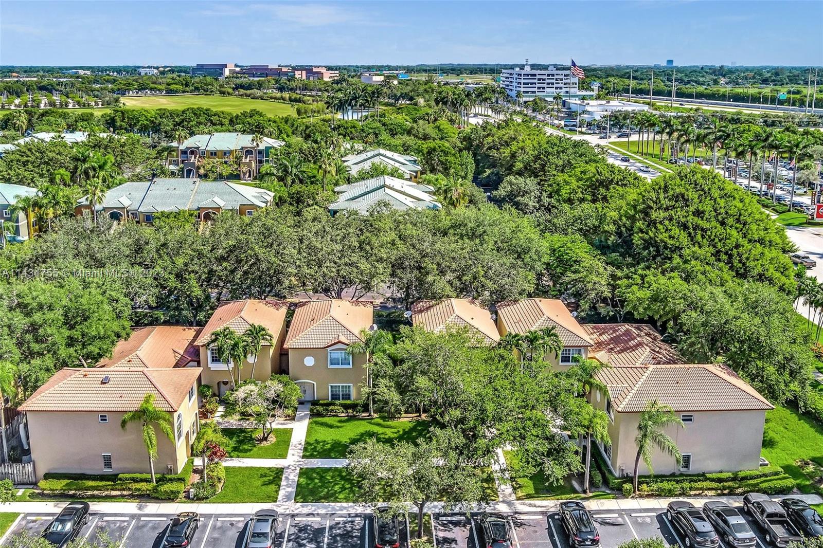 EMERALD COURTS - OPAL CRE - Residential