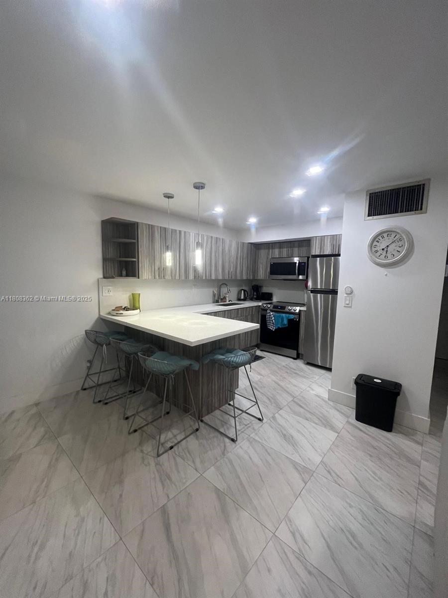 WARRENTON HOUSE CONDO - Residential