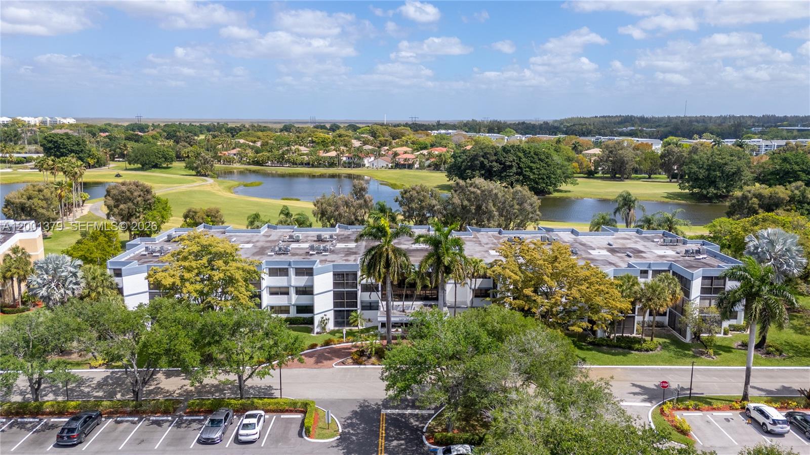 BLDG 6 OF COUNTRY CLUB AP - Residential