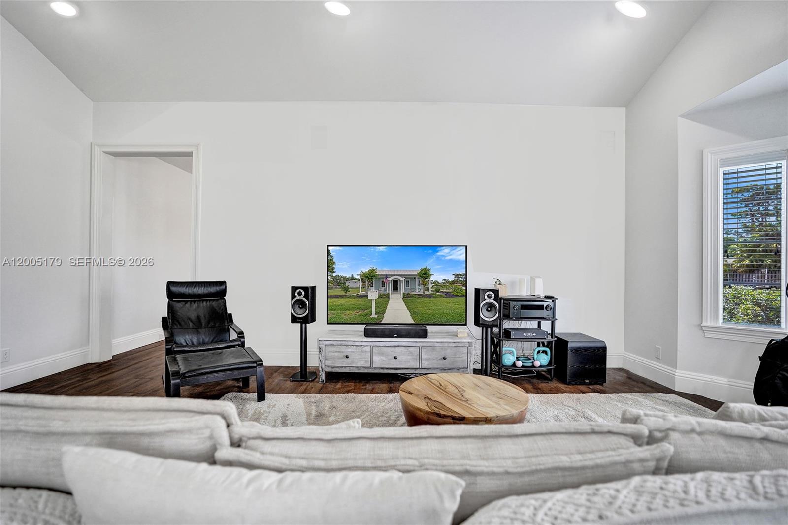 SALERNO SHORES - Residential