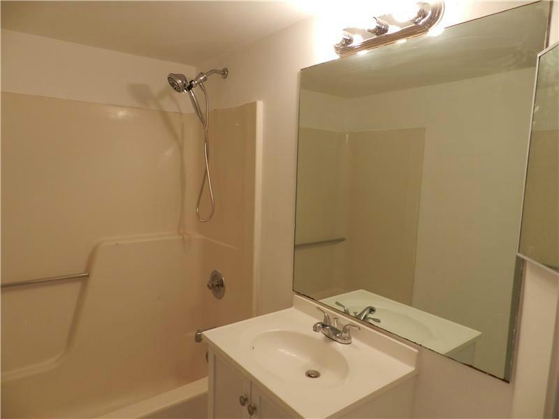 PLANTATION RACQUET CLUB C - Residential Lease