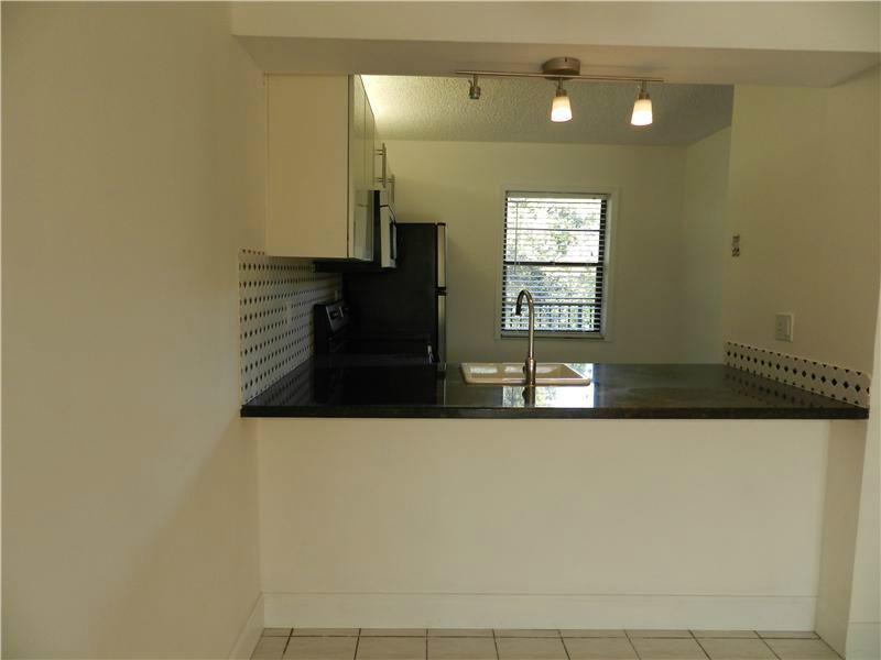 PLANTATION RACQUET CLUB C - Residential Lease