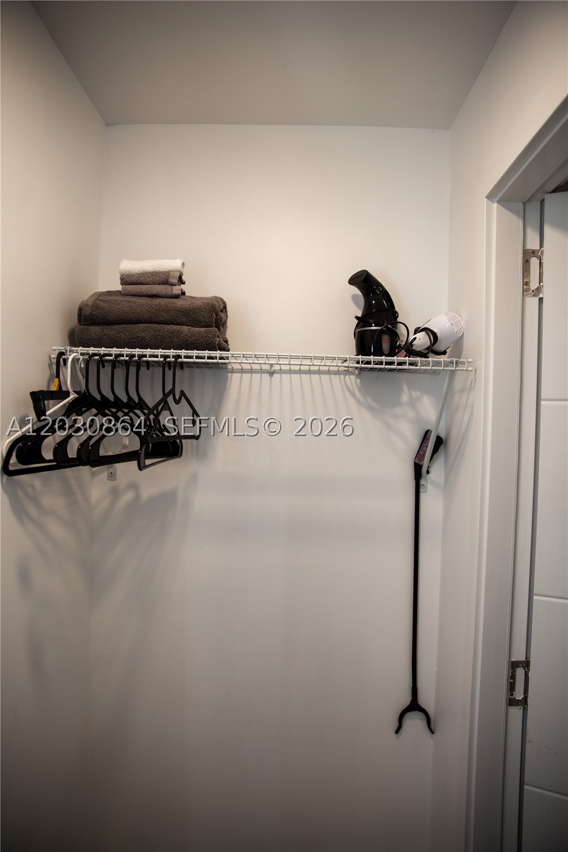 PARADISE GARDENS - Residential Lease