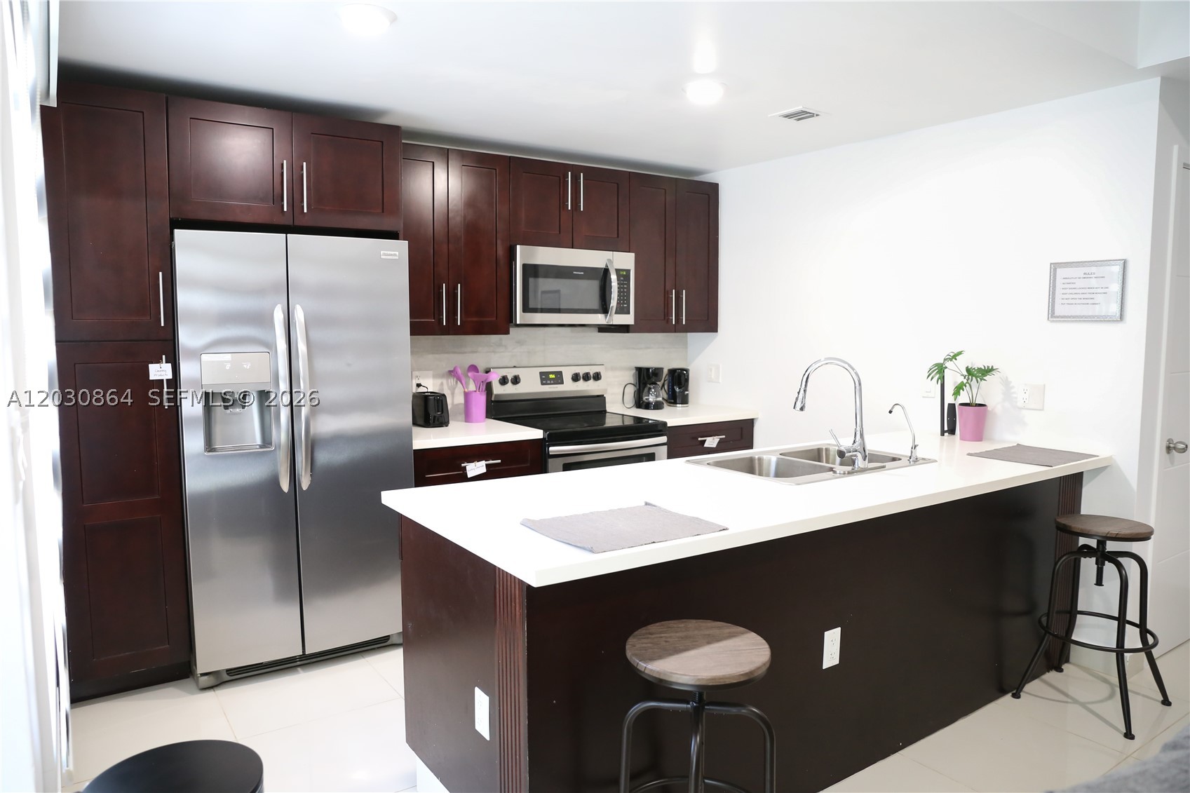 PARADISE GARDENS - Residential Lease