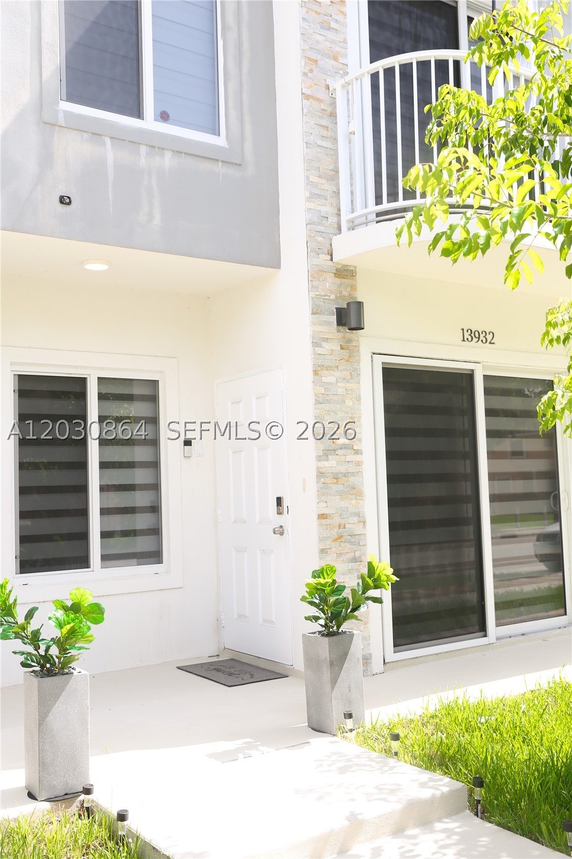 PARADISE GARDENS - Residential Lease