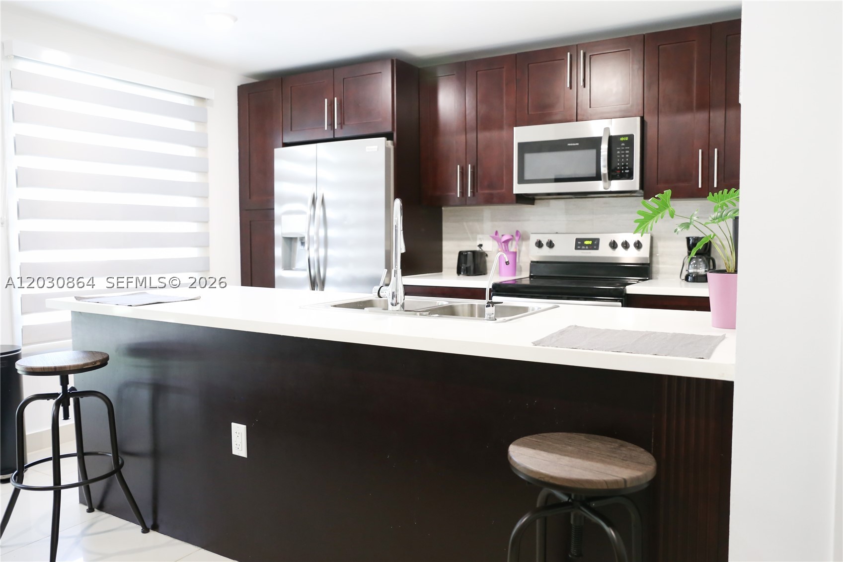 PARADISE GARDENS - Residential Lease