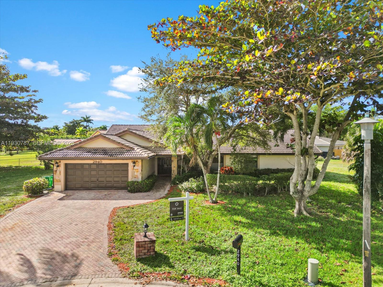 CORAL SPRINGS COUNTRY CLU - Residential