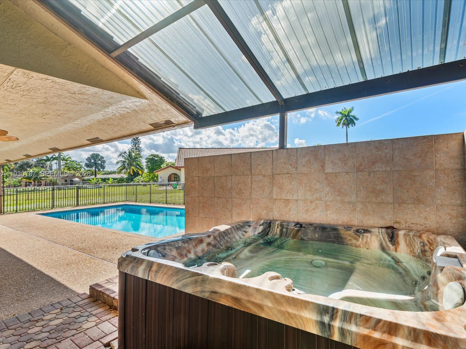 CORAL SPRINGS COUNTRY CLU - Residential