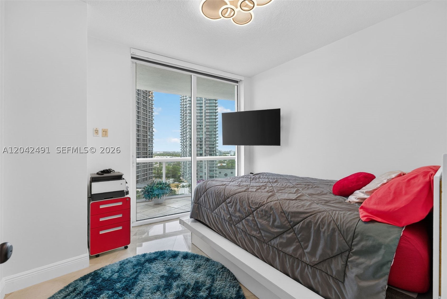 PLATINUM CONDO - Residential