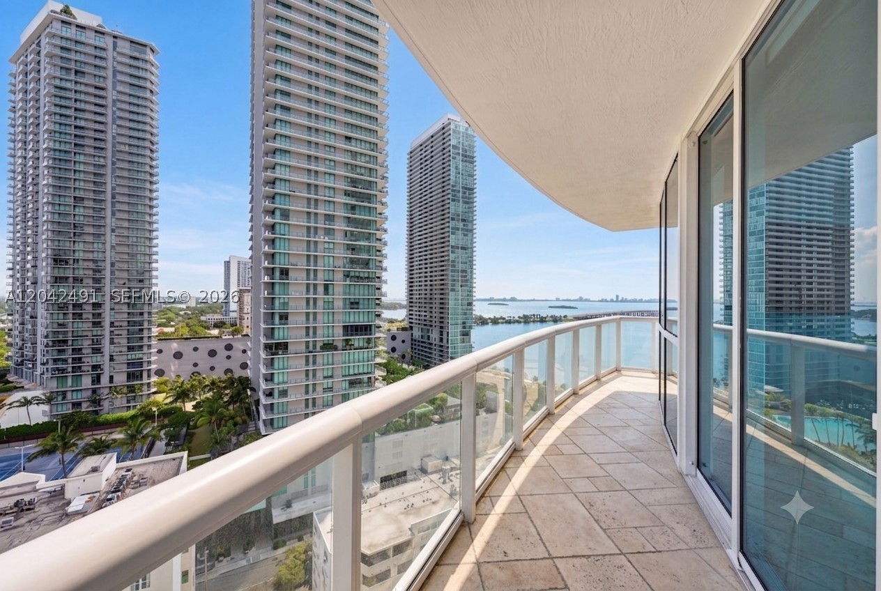 PLATINUM CONDO - Residential