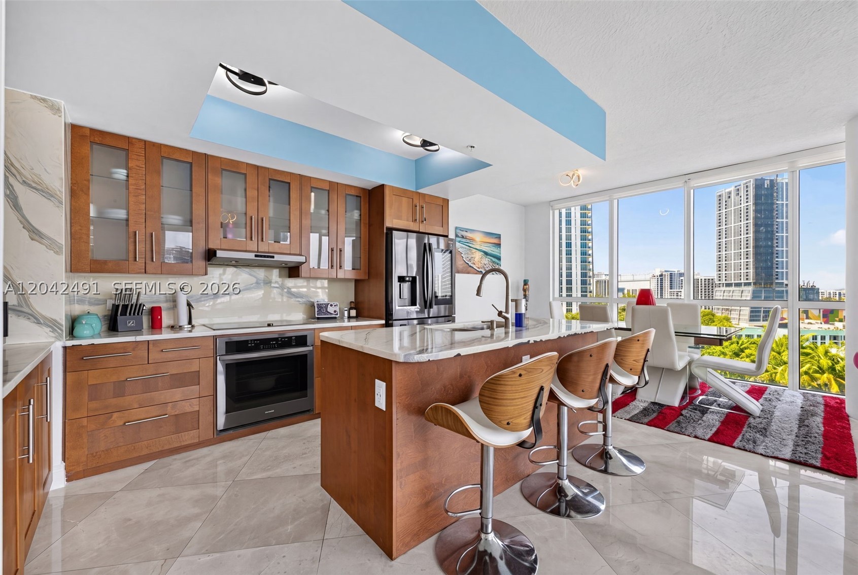 PLATINUM CONDO - Residential