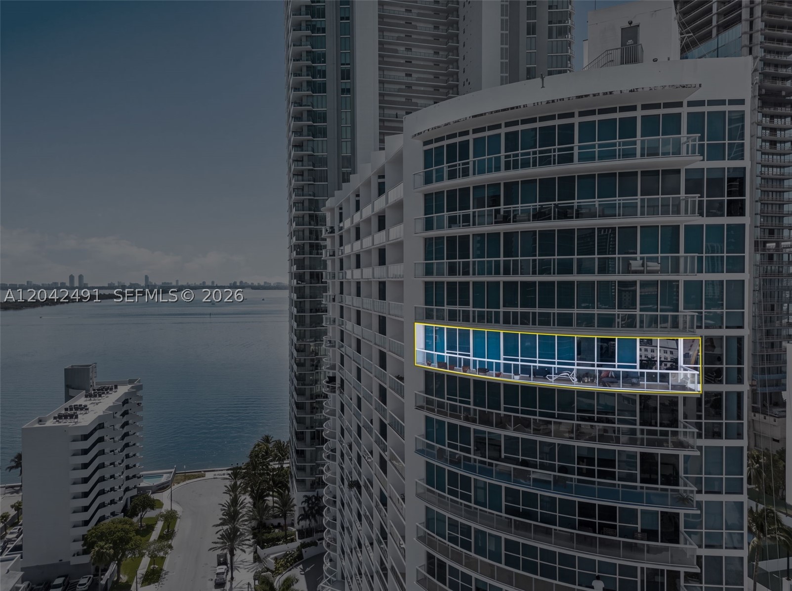 PLATINUM CONDO - Residential
