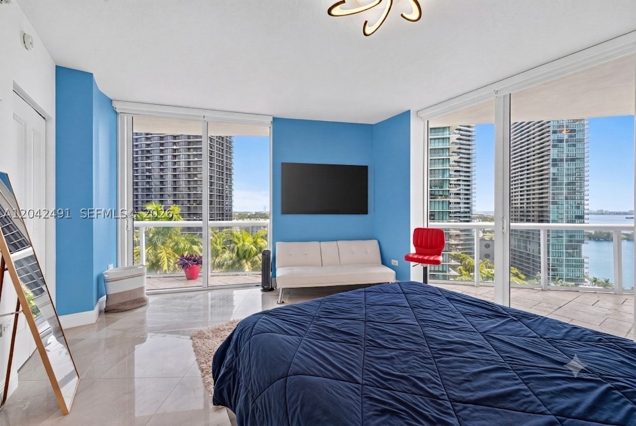PLATINUM CONDO - Residential