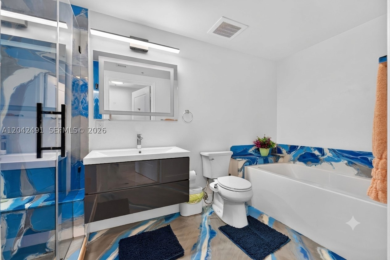 PLATINUM CONDO - Residential