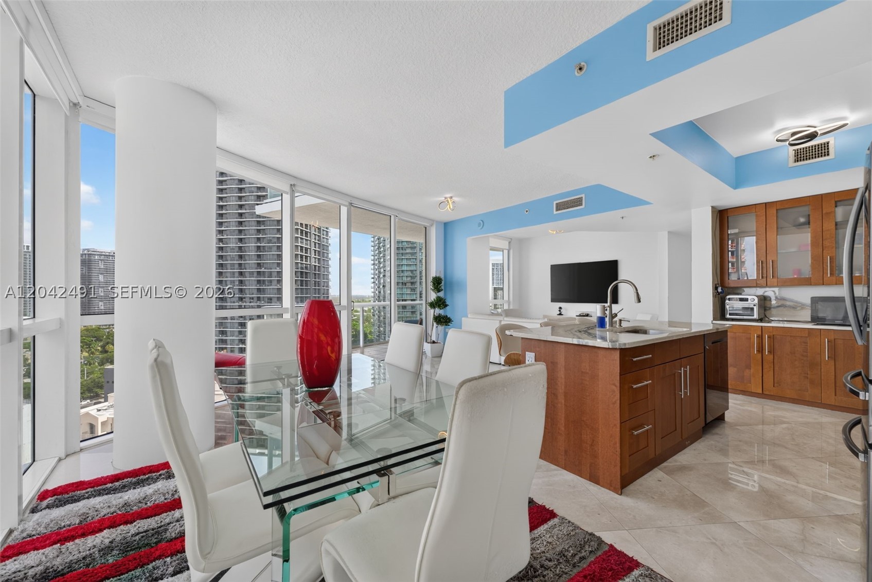 PLATINUM CONDO - Residential