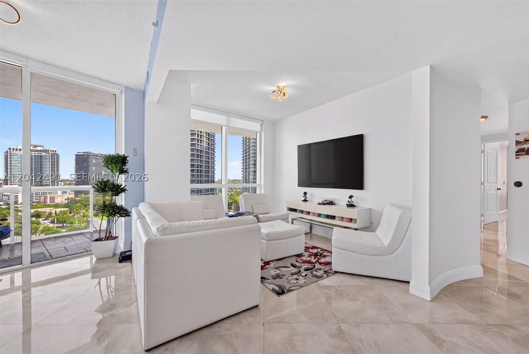 PLATINUM CONDO - Residential