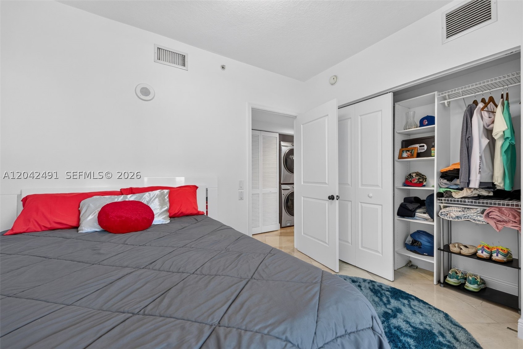PLATINUM CONDO - Residential