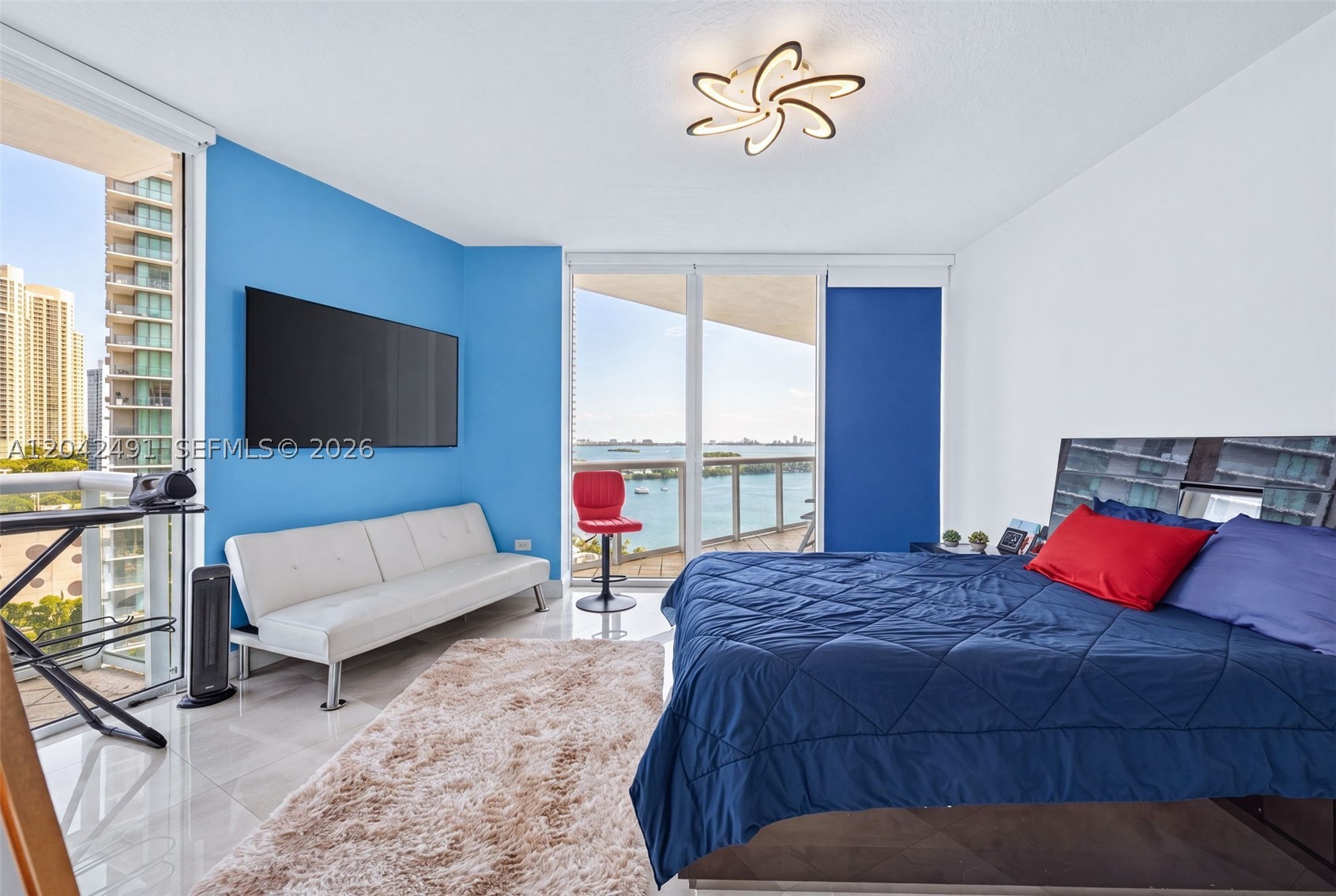 PLATINUM CONDO - Residential