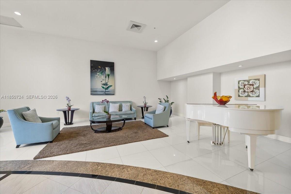 LA GORCE PALACE CONDO - Residential