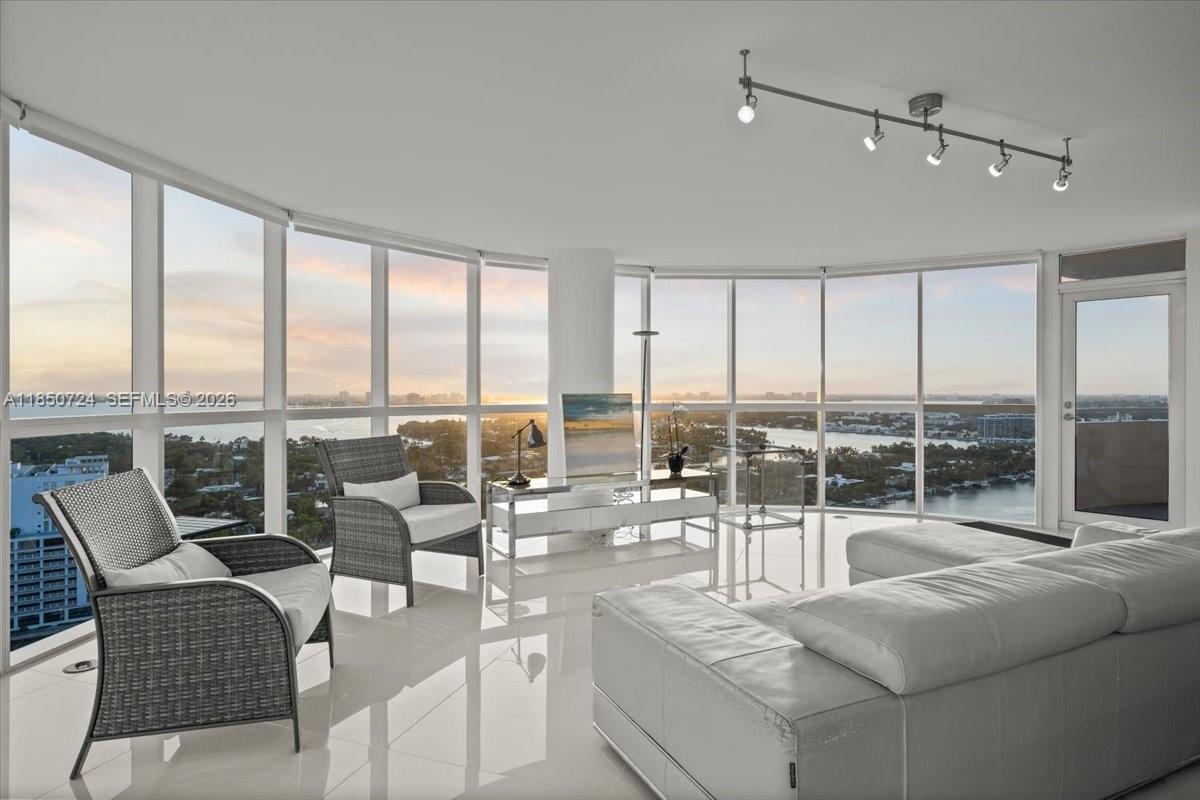LA GORCE PALACE CONDO - Residential
