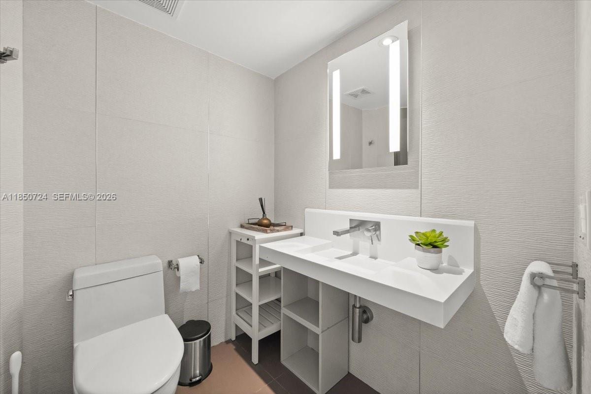 LA GORCE PALACE CONDO - Residential