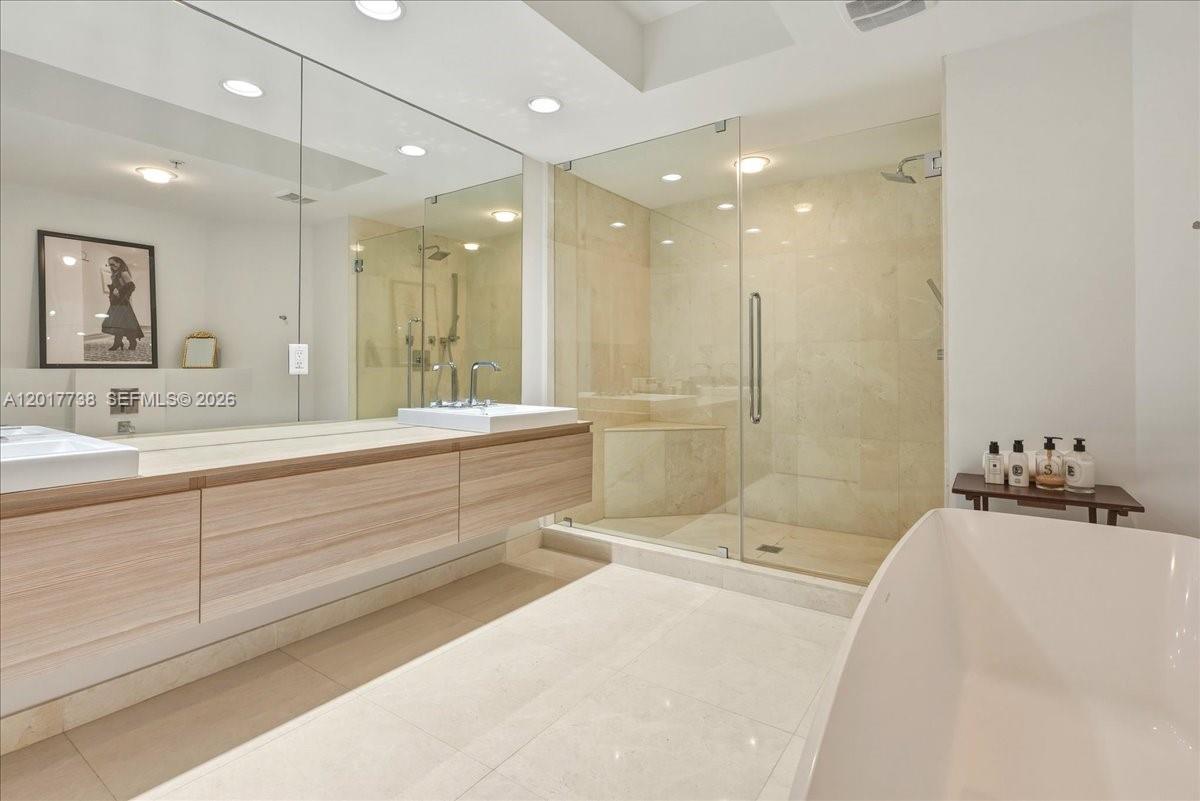 MARINA PALMS RESIDENCES N - Residential
