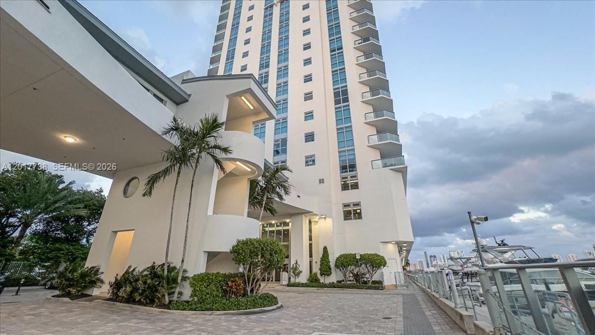 MARINA PALMS RESIDENCES N - Residential
