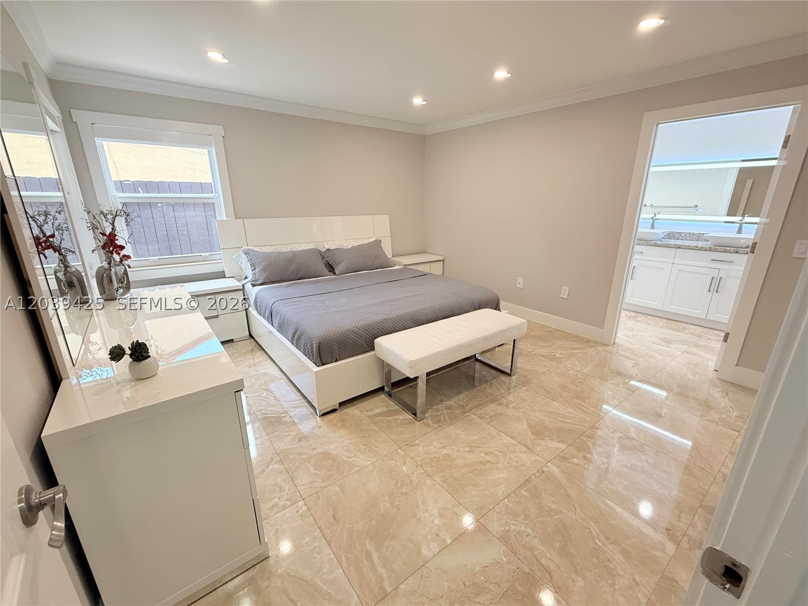COUNTRY LAKE MANORS SEC 3 - Residential