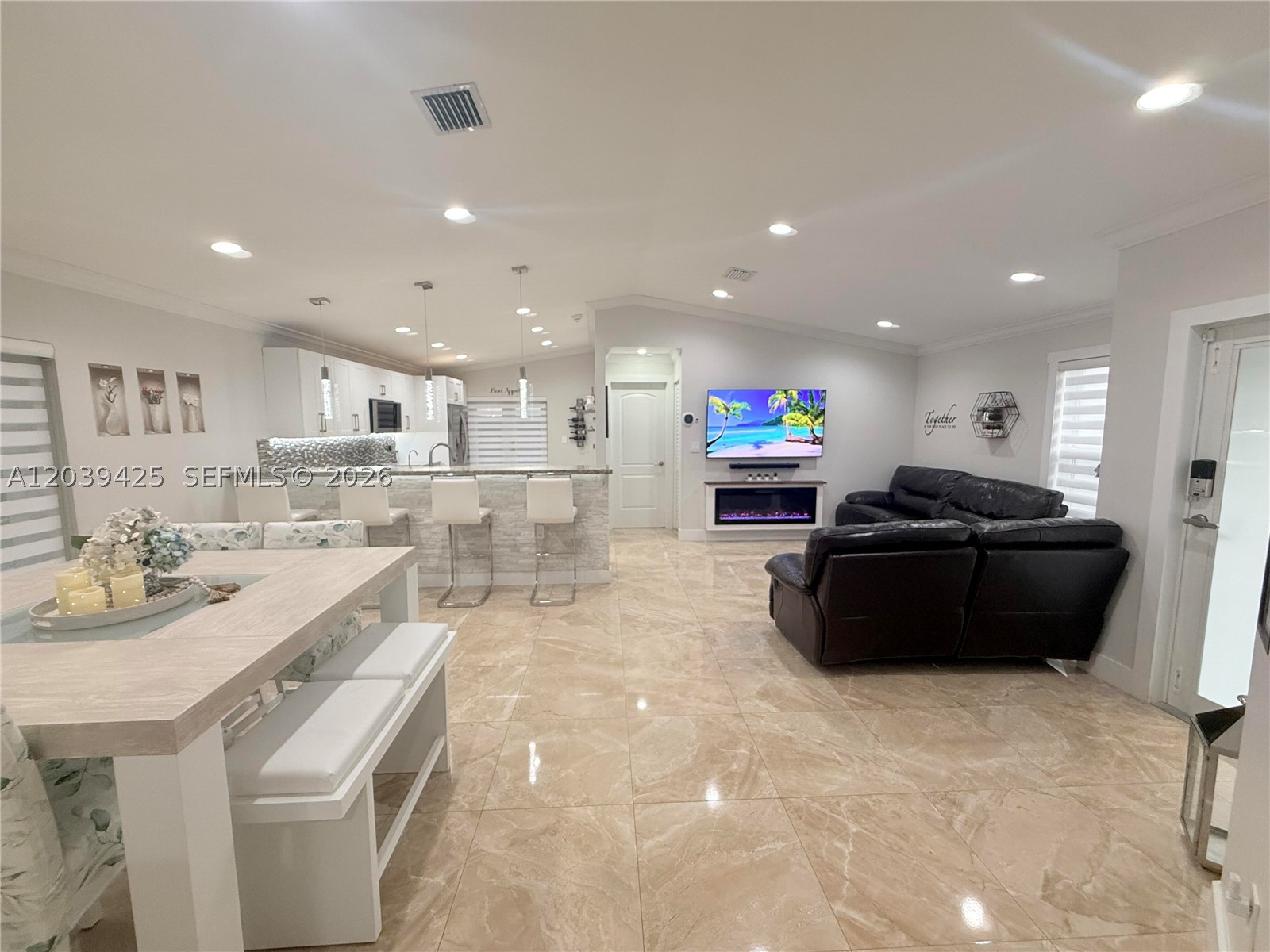 COUNTRY LAKE MANORS SEC 3 - Residential