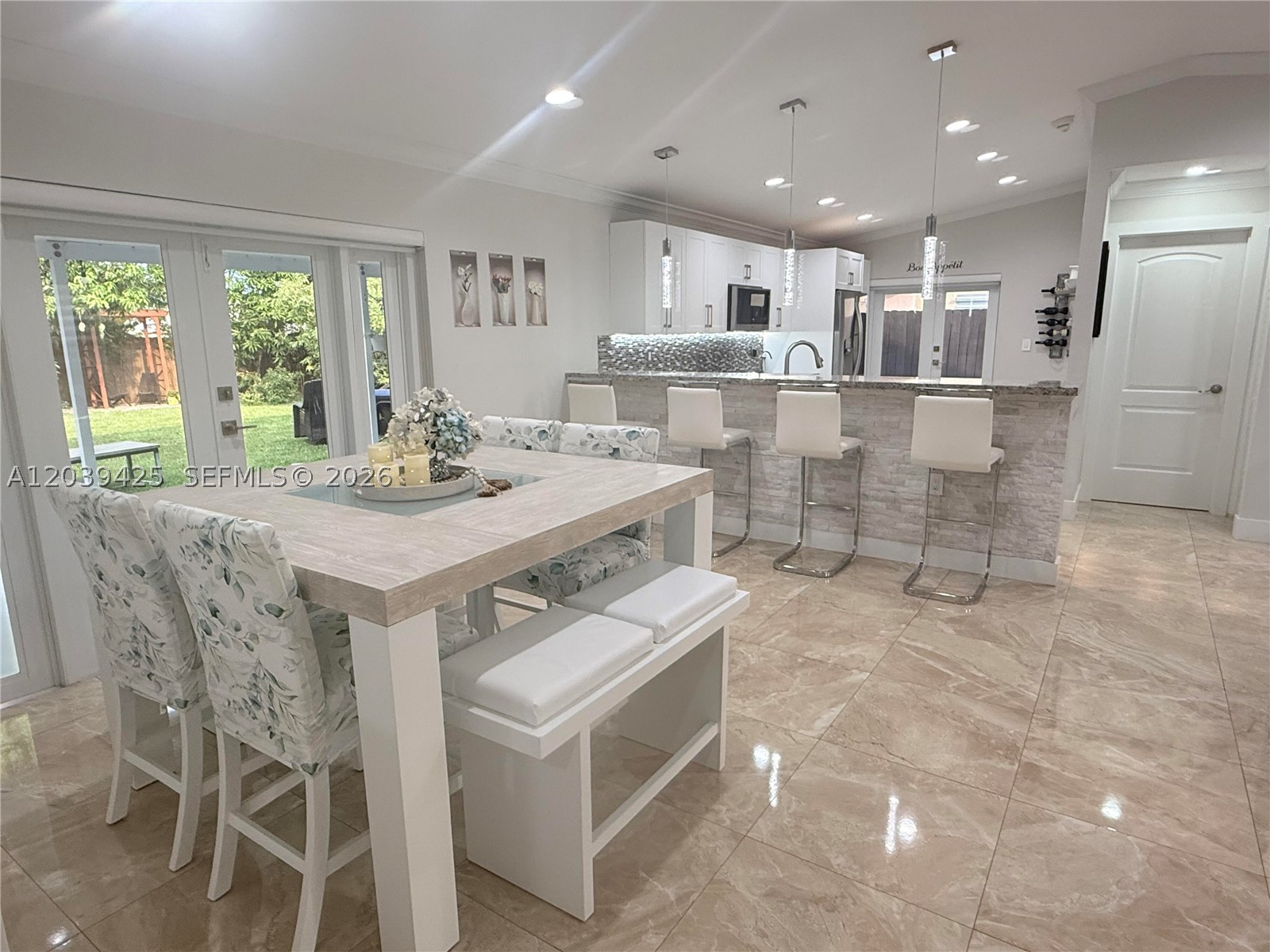 COUNTRY LAKE MANORS SEC 3 - Residential