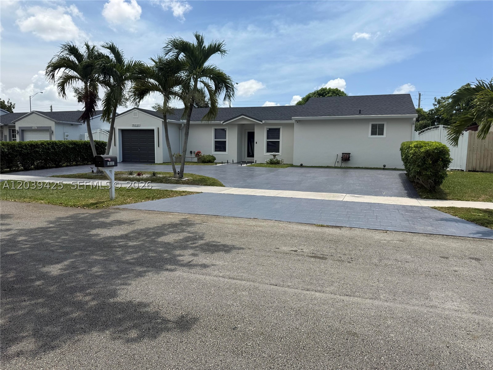 COUNTRY LAKE MANORS SEC 3 - Residential