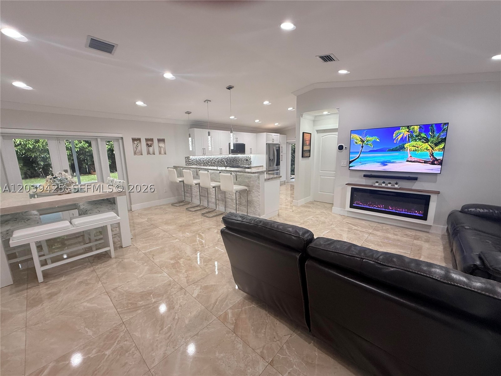 COUNTRY LAKE MANORS SEC 3 - Residential