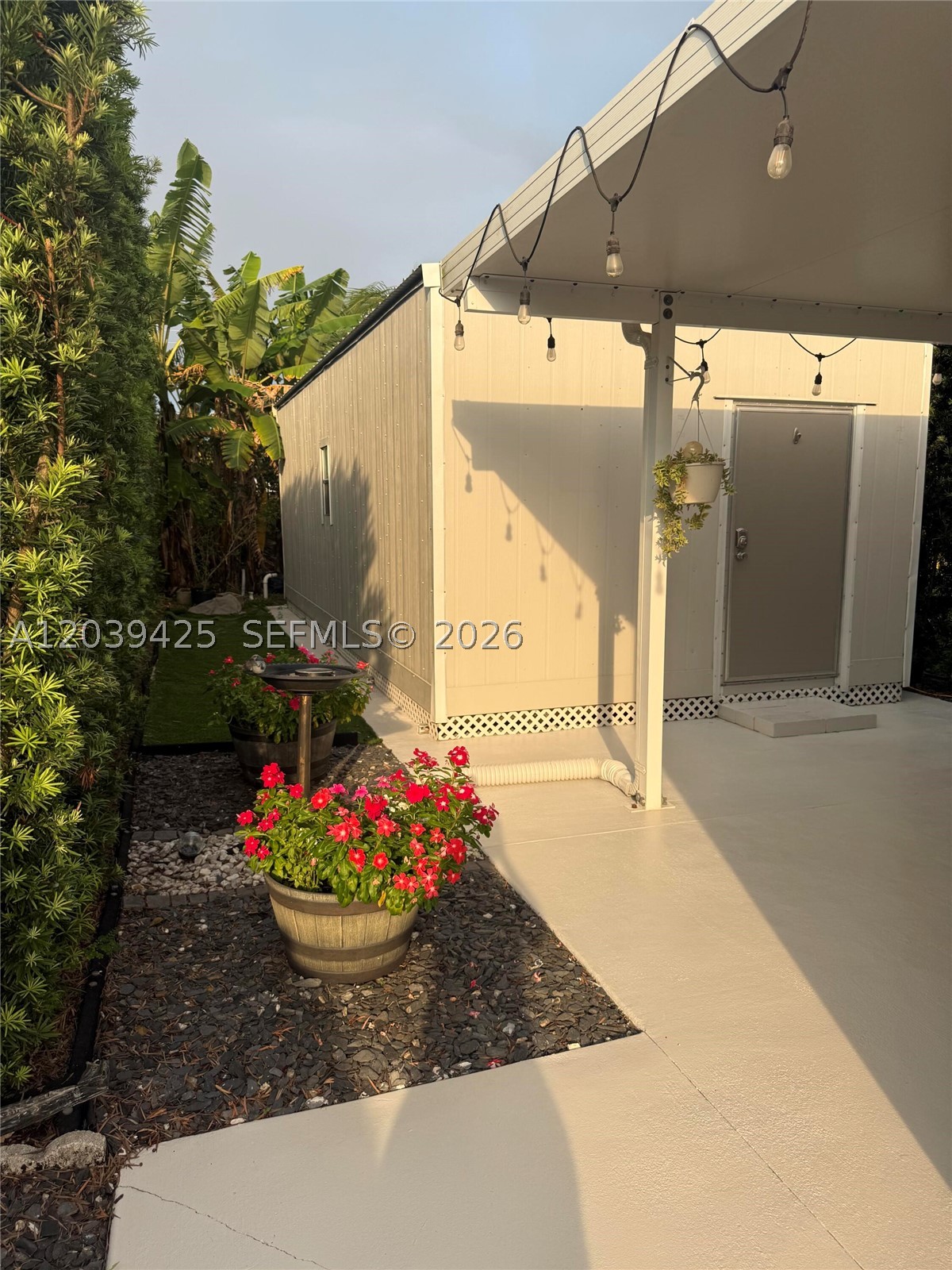 COUNTRY LAKE MANORS SEC 3 - Residential