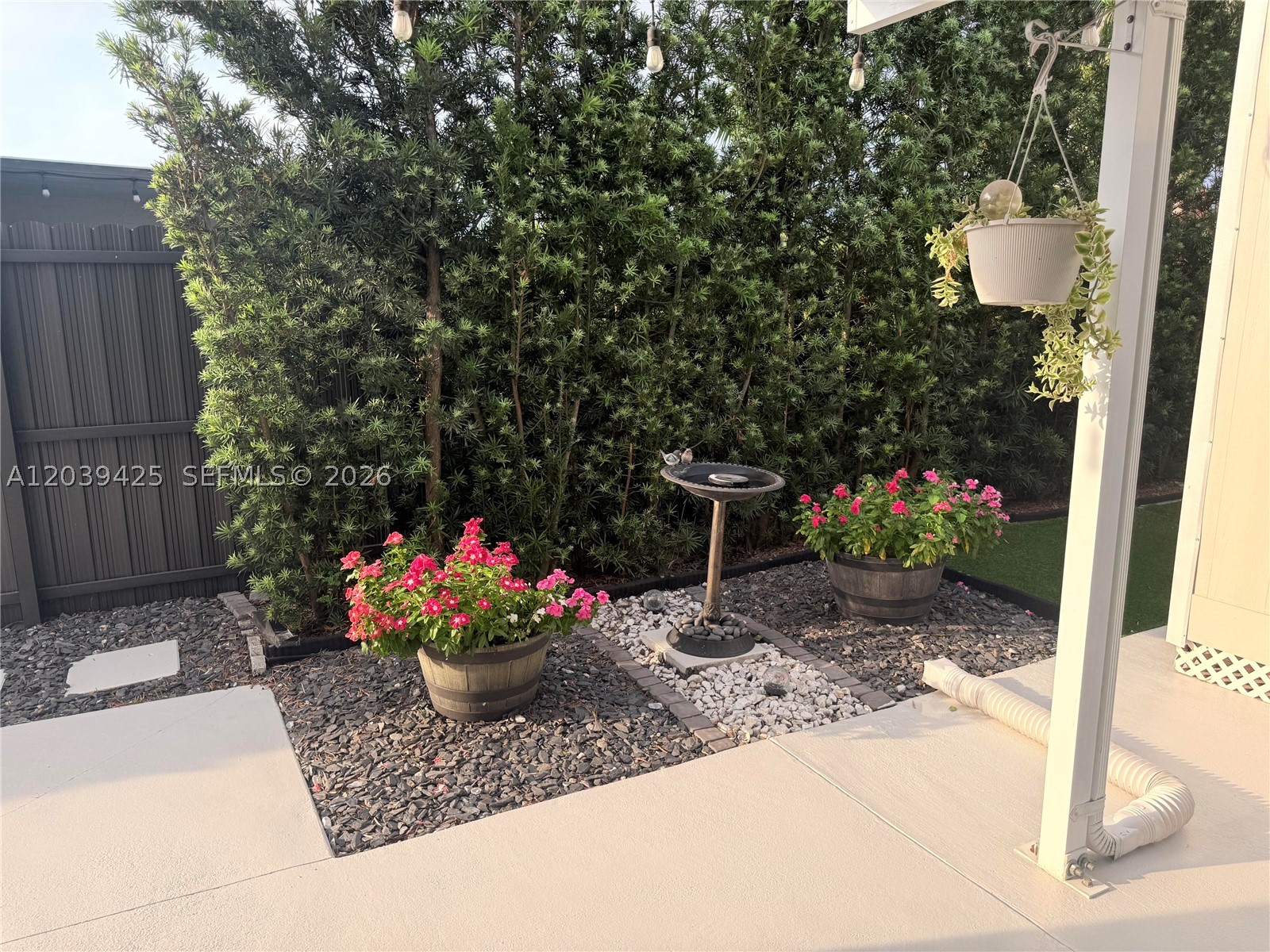 COUNTRY LAKE MANORS SEC 3 - Residential