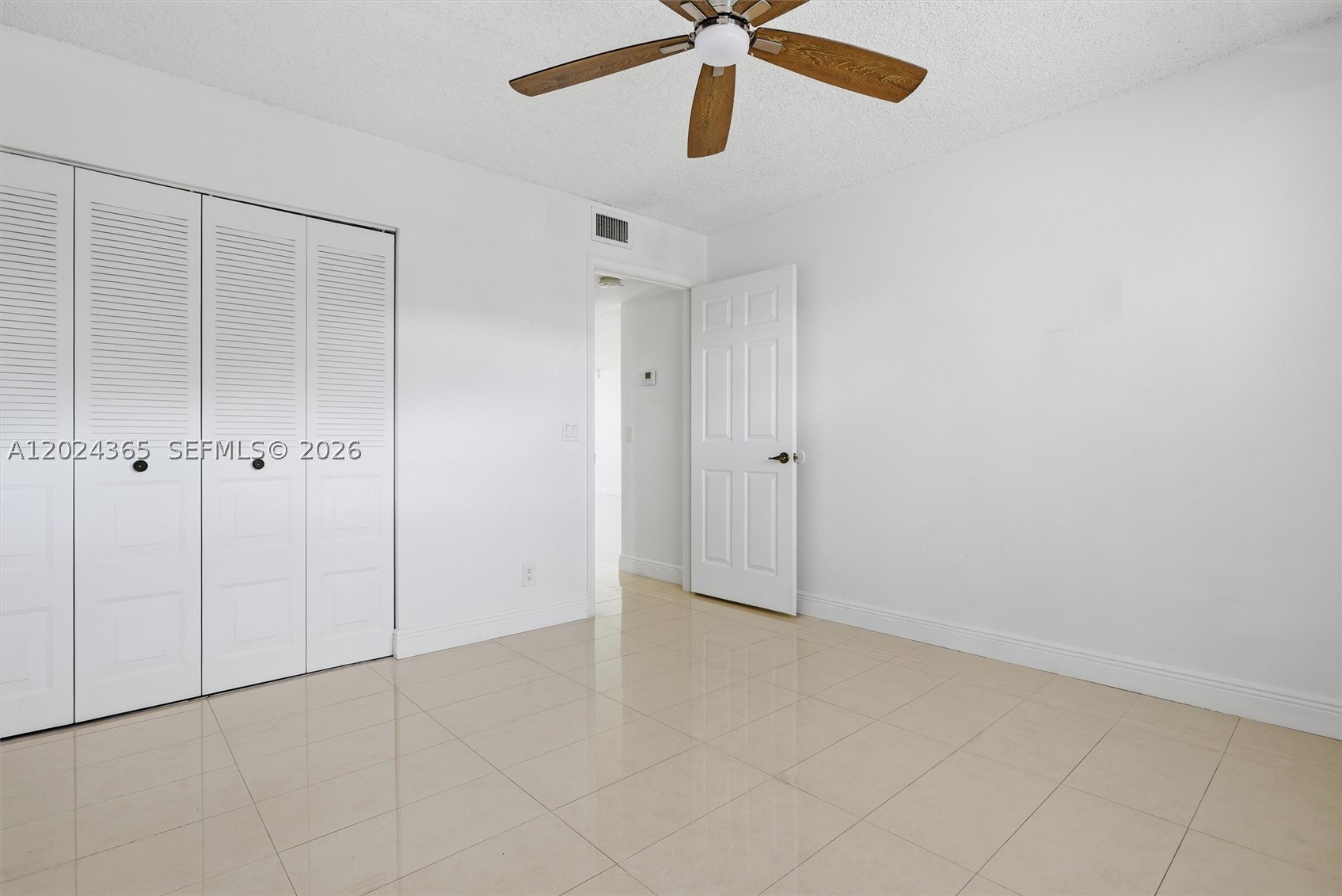 SUNRISE LAKES 211 CONDO - Residential