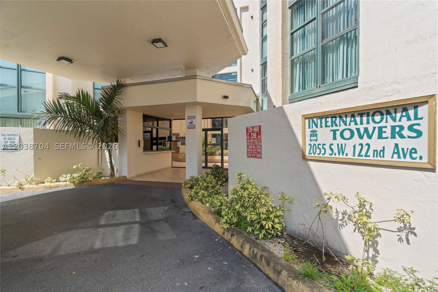 INTERNATIONAL TOWERS COND - Residential