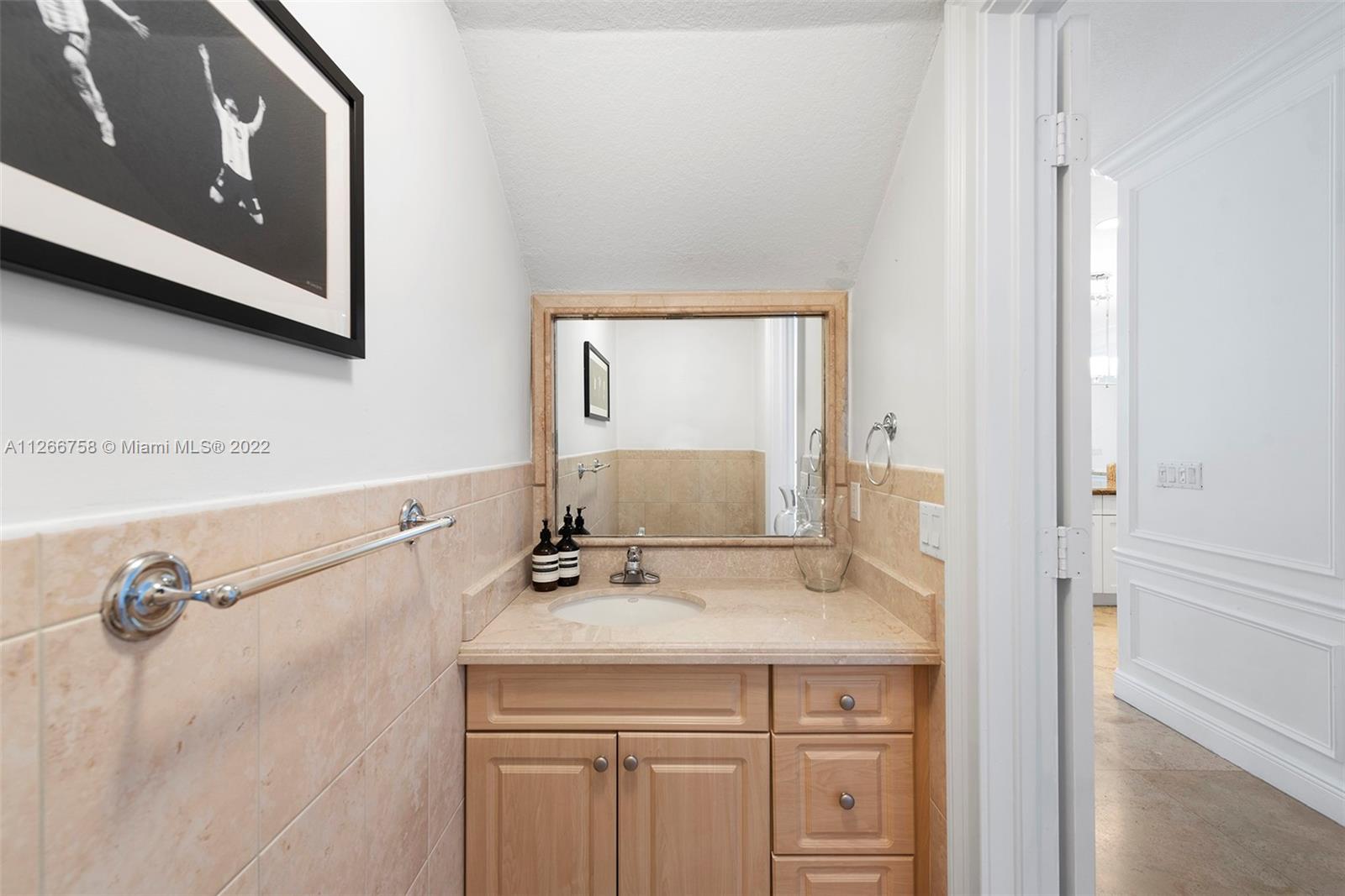 2920-22 WEST TRADE CONDO - Residential